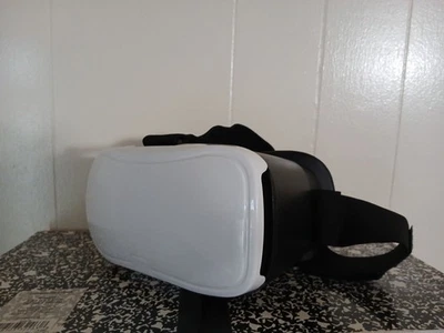 Onn VR Virtual Reality Smartphone Headset White/Black Good Condition - Image 1 of 2