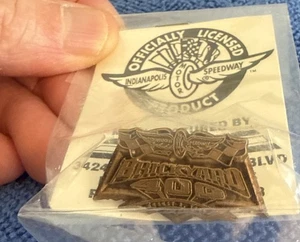 NOS VINTAGE 1997 Brickyard 400 Indianapolis Motor Speedway Pin Nascar 42 - Bild 1 von 1