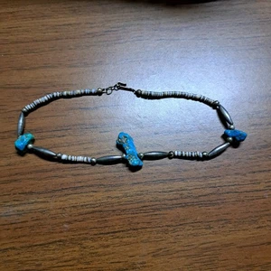 3 Turquoise Nuggets surrounded by Heishi Shell silver metal beads w/ clip clasp - Picture 1 of 4