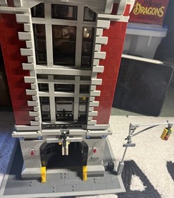 LEGO Ghostbusters Firehouse Headquarters 75837 and Ecto 1 21108