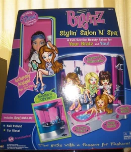 BRATZ STYLIN' SALON 'N' SPA WITH EXCLUSIVE DANA DOLL **BRAND NEW IN BOX 2002** - Picture 1 of 5