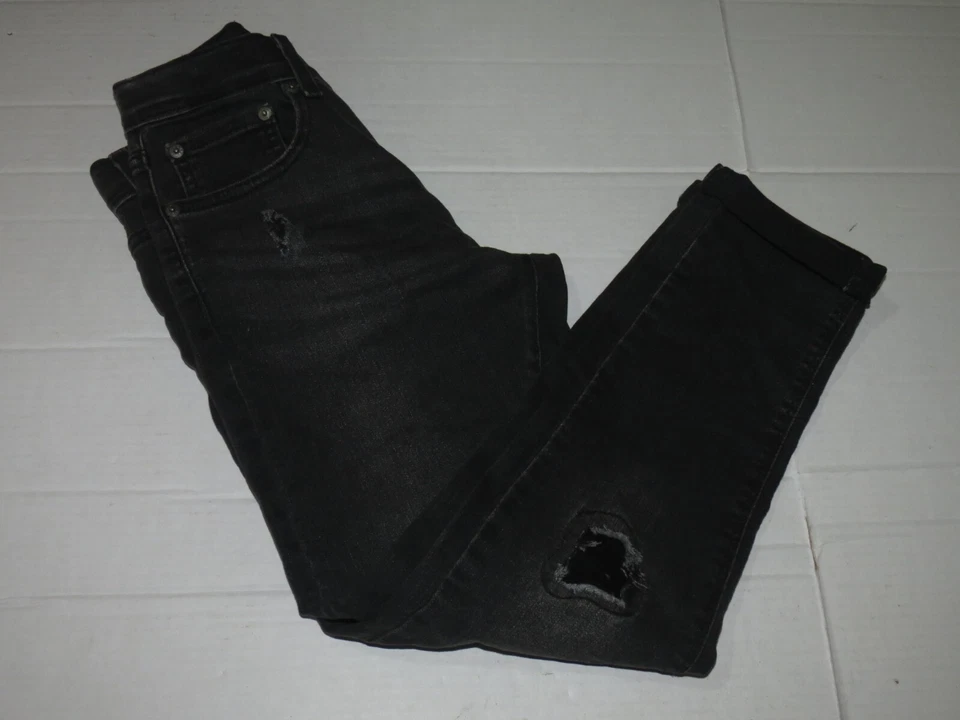 b8* DENIZEN from Levi's Boys' Taper Jeans Gamer Wash Black Size 12R Distressed