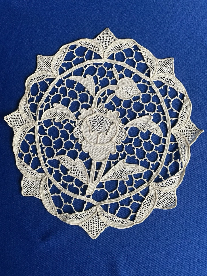 napperon ancien /dentelle de Venise  main  :  19 cm  ( L 49) - Photo 1/1