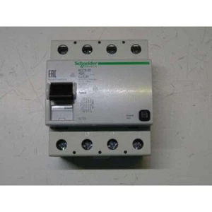 SCHNEIDER 16753 Interruttore Differenziale ID 4p 40A 300mA Tipo B - Foto 1 di 6