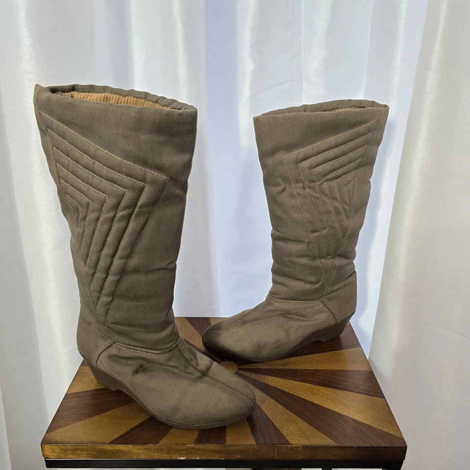 Vintage 1960s 70s Ski Snow Winter Boots Mod Boho US 6 Quilted Corduroy USA Women - Image 1 of 4