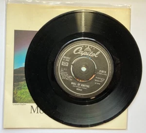 Wings [Paul McCartney], Mull of Kintyre / Girls' School (UK, Capitol, 1977), M- - Bild 1 von 4