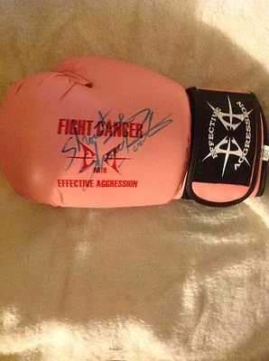 Authentic Signed Boxing Glove-Showtime Shawn Porter - Image 1 of 2