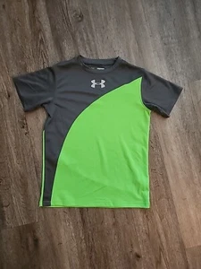 Under armour YXS shirt gray Green logo boys loose Youth extra small heatgear  - Picture 1 of 3