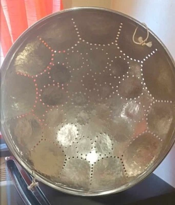 Sartén tenor de plata antigua rara de 26" interpretada por músico BP Renegades - ¡Historia propia! Foto 1 de 4