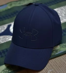 Cappello da golf uomo Under Armour "Storm Driver" Flex Fitted nuovo con etichette - XL/XXL Ret@$25 NAVY - Foto 1 di 5