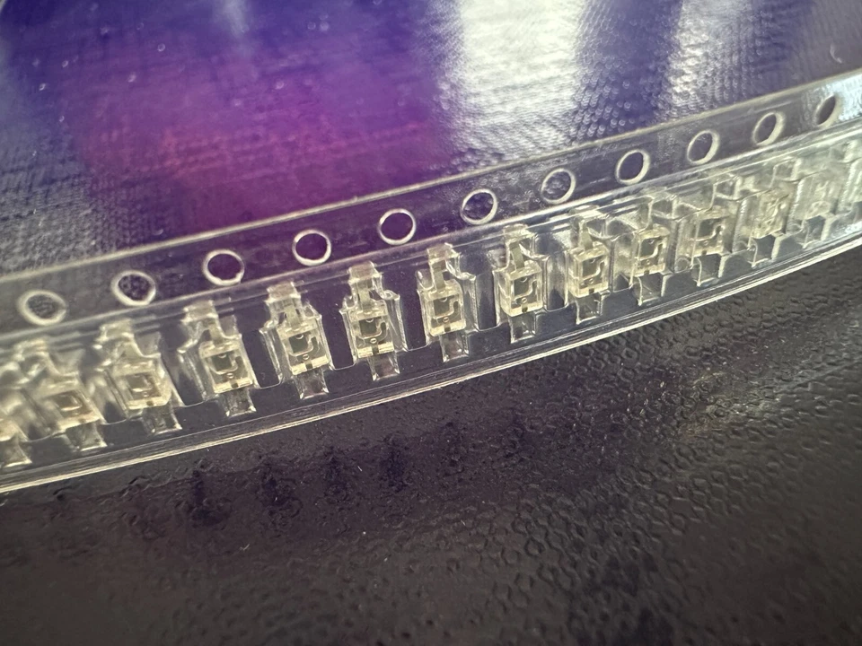 100 Stück Vishay Semiconductors TSML1000 Infrarotstrahler LED 940nm SMD 11mW - Bild 1 von 1