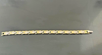 Elegante, Firmado "Titanio" X y Gotas de Lluvia Oro y Plata -Tono Pulsera Talla 6.5" Foto 1 de 4