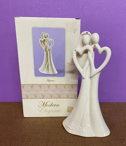 Modern Elegance Figurine - Picture 1 of 6