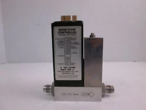 Unit UFC-1100 Mass Flow Controller, SIH2CL2, 50 SCCM, Used - Picture 1 of 3