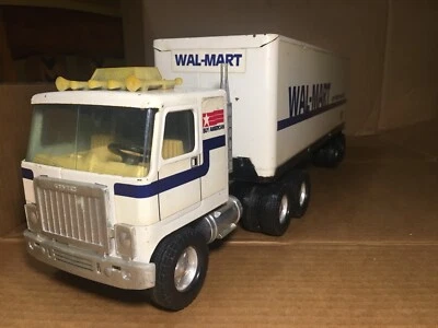 CAMIÓN WAL-MART VINTAGE NYLINT CORP. GMC 18 RUEDAS 1980’S   Foto 1 de 4