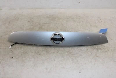 Moldura de puerta levadiza Nissan Juke 2011-2014 con luces OEM HG29 Foto 1 de 4