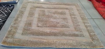 Alfombra de manchas traseras BEIGE 6'-7" X 6'-7" precio reducido 1172762392 SG454-1313-7SQ Foto 1 de 4