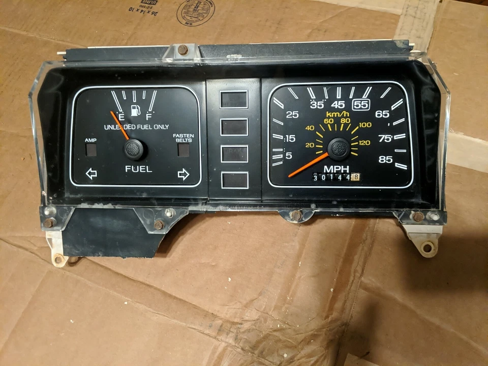  ORIGINAL 1981 1982 FORD ESCORT DASH CLUSTER OEM LYNX  - Image 1 of 3
