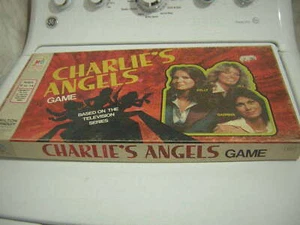 CHARLIE'S ANGELS BOARD GAME 1977 VINTAGE FARRAH FAWCETT JACLYN SMITH - Picture 1 of 11