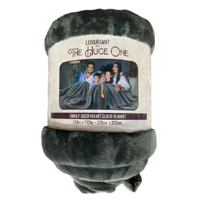 FLEECE BLANKET / FAMILY-SIZED VEVELT CLOUD BLANKET / 110 x 132 / THE HUGE ONE! - Image 1 of 4