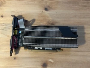 Passiv Grafikkarte XFX AMD Radeon R7 240 1GB DDR3 PCI-Express - Bild 1 von 5