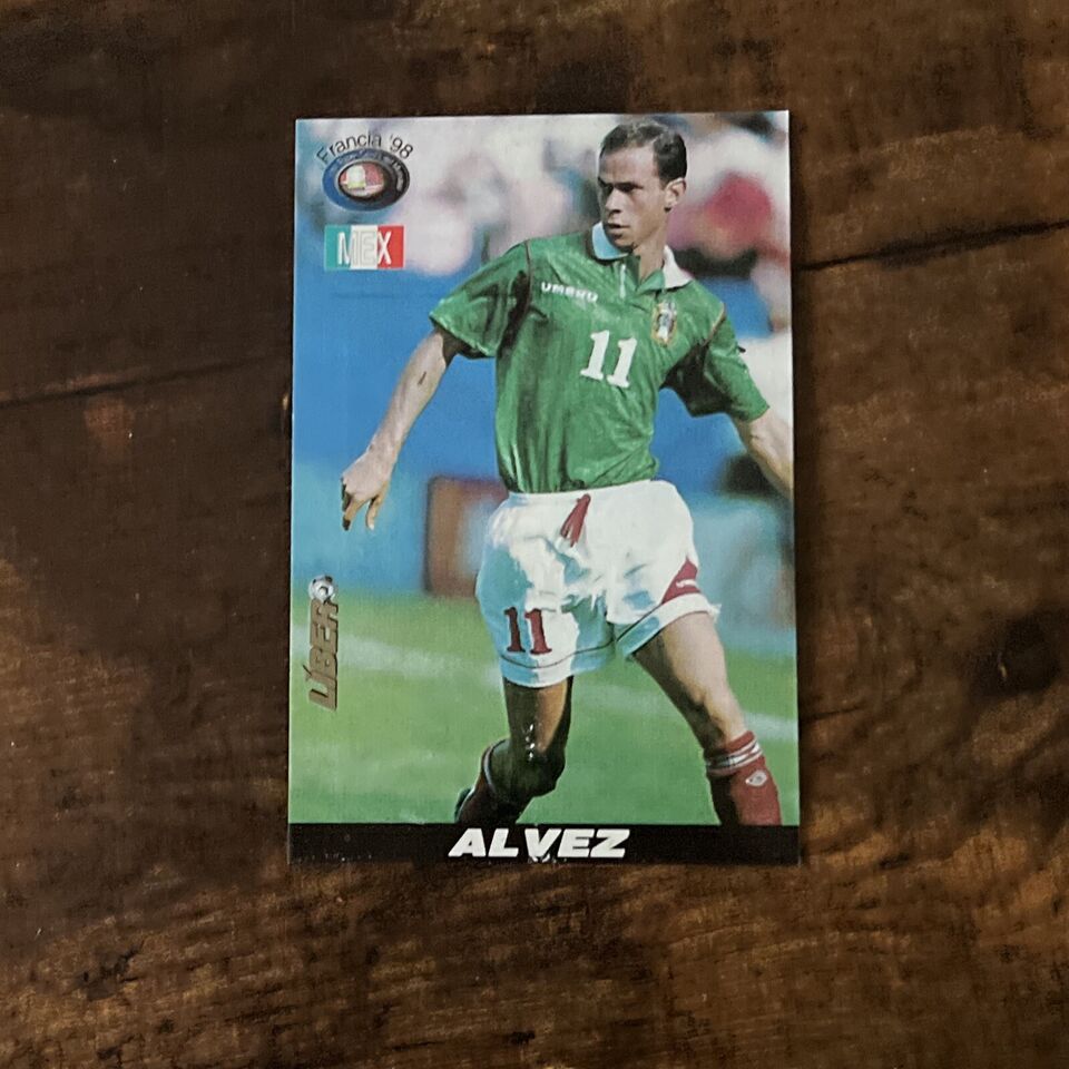 Luis Alves of Mexico. 1998 World Cup Finals card.