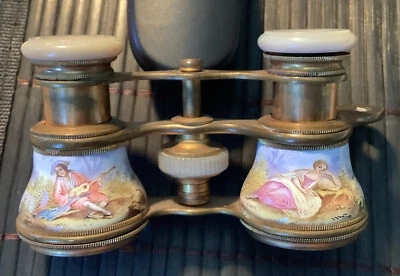 VIDRIOS DE ÓPERA FRANCESES Esmalte Antiguo Madreperla Escena de Cortejo Circa 1900 Foto 1 de 4