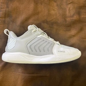 Zapatos para cancha de tenis K-Swiss Ultrashot Team blancos grises 97395-914 para mujer talla 7” - Imagen 1 de 12
