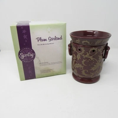 Guirnalda de ciruela SCENTSY plato calentador tamaño completo RETIRADO con caja *LEER* Foto 1 de 4
