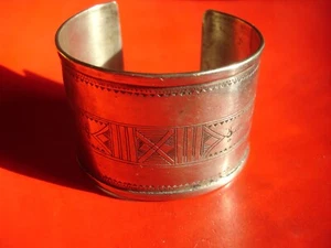Niger Tuareg hand engraved bracelet cuff W44 mm - Picture 1 of 5