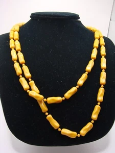 VINTAGE MUSTARD YELLOW MULTI SHAPE PLASTIC BEAD LONG STRAND NECKLACE ESTATE - Picture 1 of 8