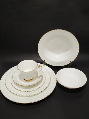 DE COLECCIÓN ROYAL ALBERT Bone China VAL D'OR 7 piezas Ajuste de lugar Borde de oro blanco Inglaterra Foto 1 de 4