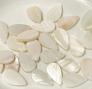 Mother of Pearl White Pear Shaped Flat Beads 9mm x 15mm - 42 Beads - Picture 1 of 4