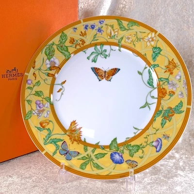 Hermes Paris Dinner Plate La Siesta Yellow Porcelain Tableware with Case - Image 1 of 4