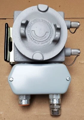 ITT Barton 752 Transmisor de Presión Diferencial 187-0" WC Foto 1 de 4