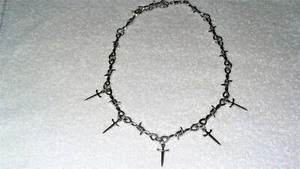 Schwert Dolch Charm Halskette Schmuck Widerrist Stacheldraht Kette Goth Punk Rock - Bild 1 von 3