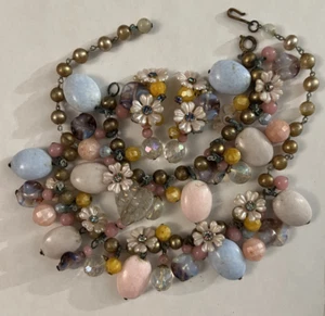 Vintage Glass Plastic Flower Daisy Pink Blue Necklace Bracelet Earring Set - Picture 1 of 7