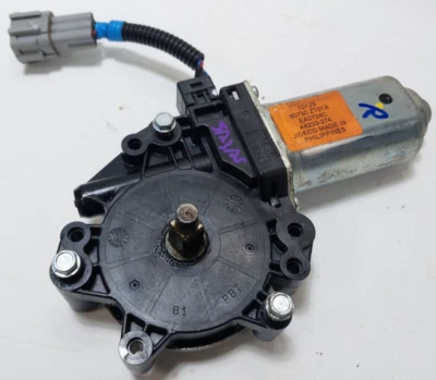 2005-2015 Nissan Titan FRONT RIGHT Power Window Motor OEM - Image 1 of 4