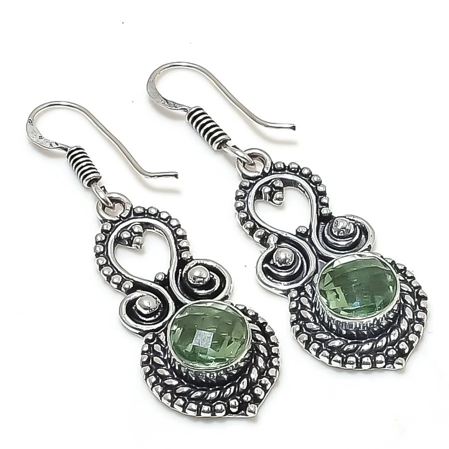 Pendiente de joyería de plata de ley 925 hecho a mano con piedras preciosas de tsavorita verde tamaño 1,8" Foto 1 de 1