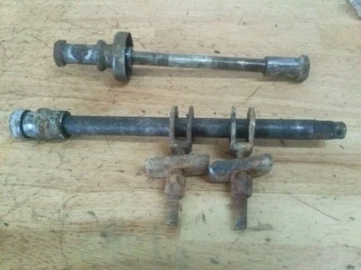 Kawasaki KD175  KE175 KD KE 175 KD125 KE125 KS125 front and rear axle axles Foto 1 de 3