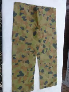 0BSOLETE AUSTRALIAN ARMY DPCU AUSCAM NYLON WET WEATHER TROUSERS -MEDIUM SIZE - Picture 1 of 1