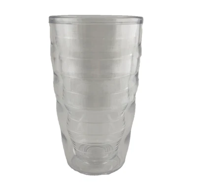 Vaso transparente Tervis 10 oz ondulado transparente aislado sin tapa en blanco sin diseño Foto 1 de 4