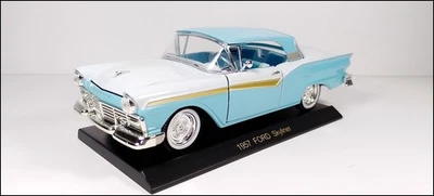 FORD SKYLINER 1957  SCALA 1/32. - Immagine 1 di 2