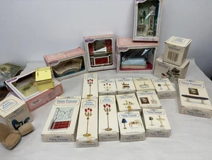 LOTE DE MUEBLES PARA CASA DE MUÑECAS VINTAGE IDEAL PETITE PRINCESS CON REFRIGERADOR, SOFÁ ETC - Imagen 1 de 15