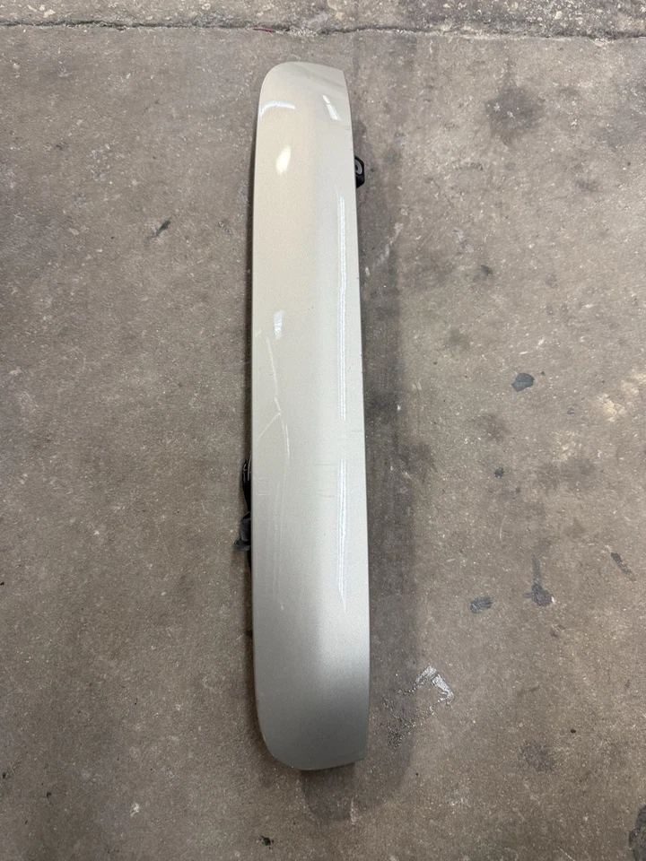 Moldura de puerta levadiza Gm vista trasera estacionamiento OEM Buick Enclave 2008-2017 cámara Foto 1 de 4