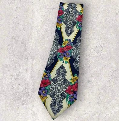 Corbata de seda V2 BY VERSACE ITALIA azul marino beige gris geométrica floral con:3,7" usada en excelente estado Foto 1 de 4