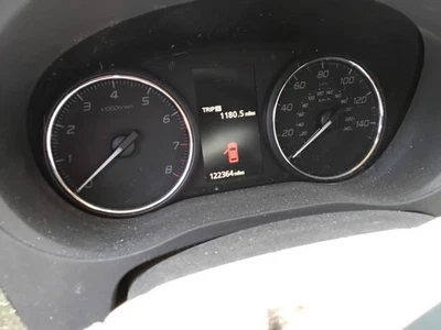 Outlander 2014 OE velocímetro calibre clúster 122 k millas Mitsubishi Foto 1 de 4