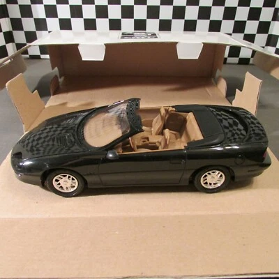AMT/Ertl, 1/24 sc.1995 Chevrolet Camaro Z/28, Convertible promotional model, New - Image 1 of 4