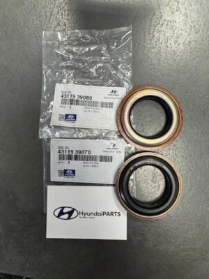 Hyundai Driveshaft Oil Seals 4311939080 4311939070 - Image 1 of 4