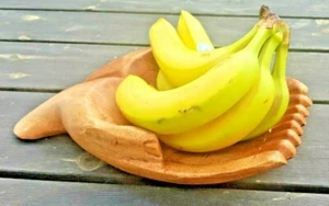 ATEMBERAUBENDE HANDGESCHNITZTE HANDSCHALE (OBSTSCHALE / SCHLÜSSEL) - ZUCKERHOLZ - Bild 1 von 6